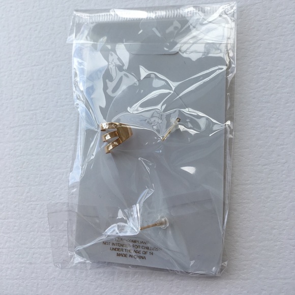 Ear Cuff Rhinestone Mint Green - Picture 2 of 4