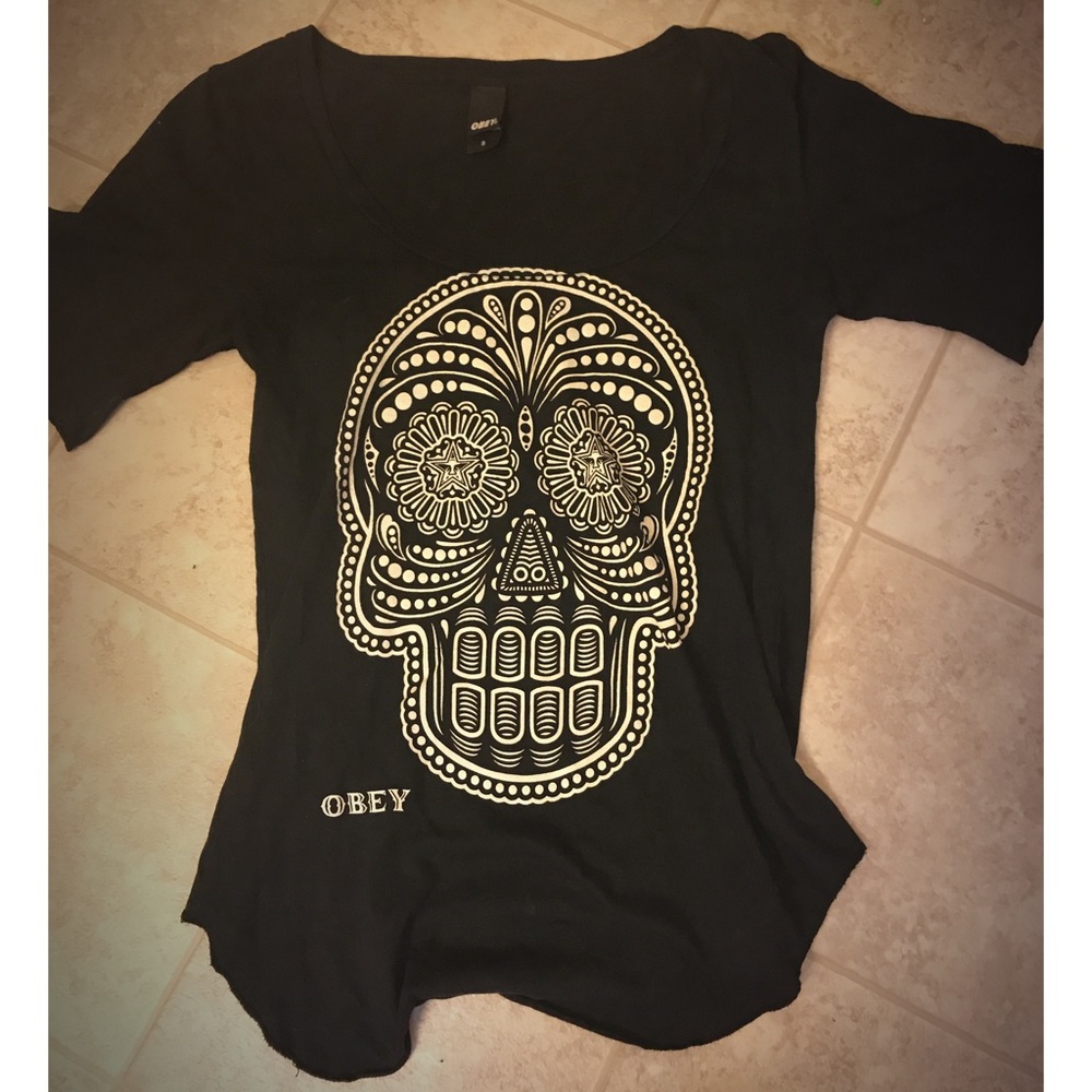 • Obey Propaganda Skull Baseball Tee •