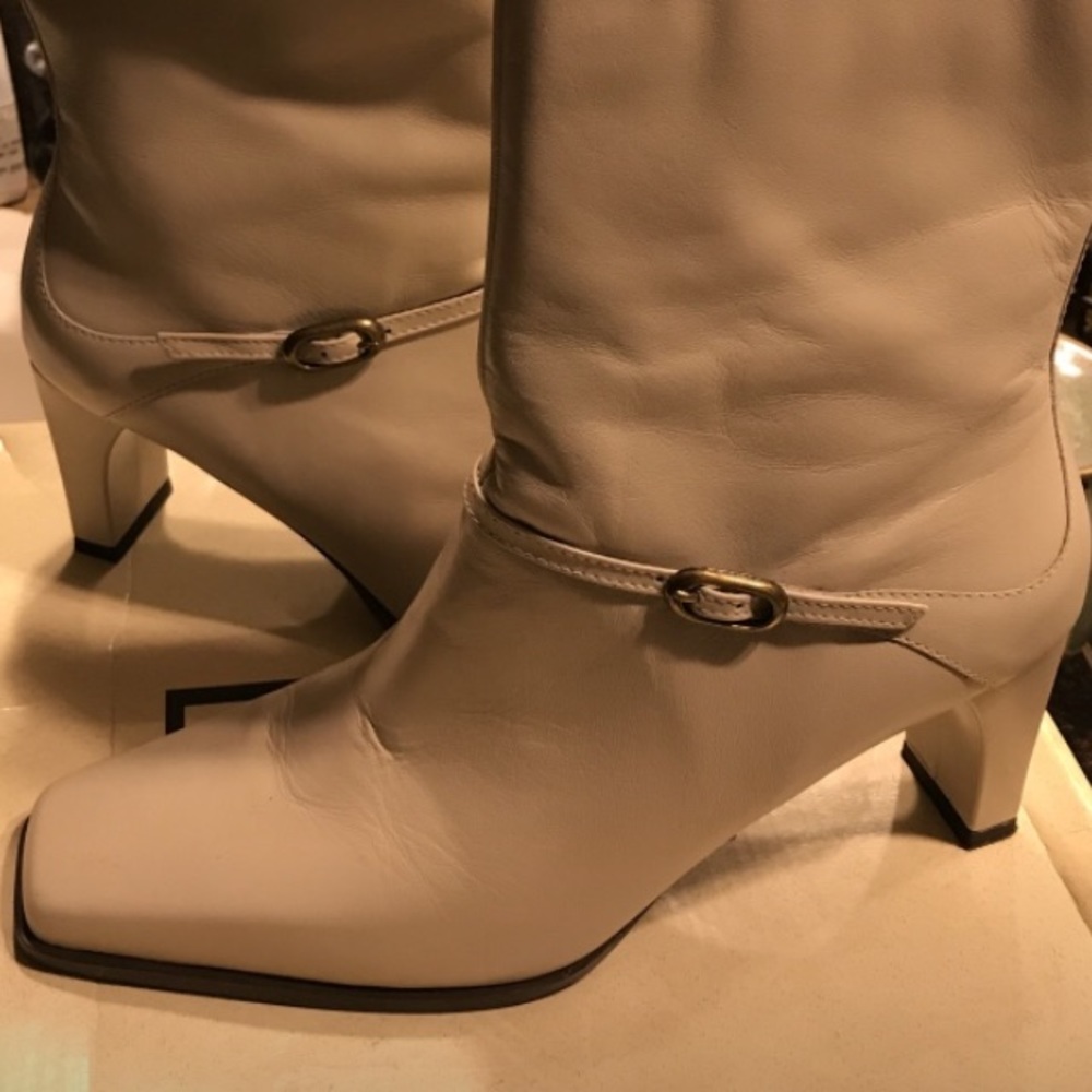 NWOT-Kim  Rodgers leather boots  8 M