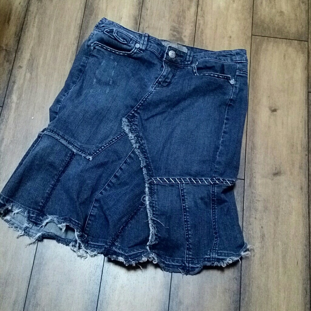 Candie's denim skirt. Size 9.