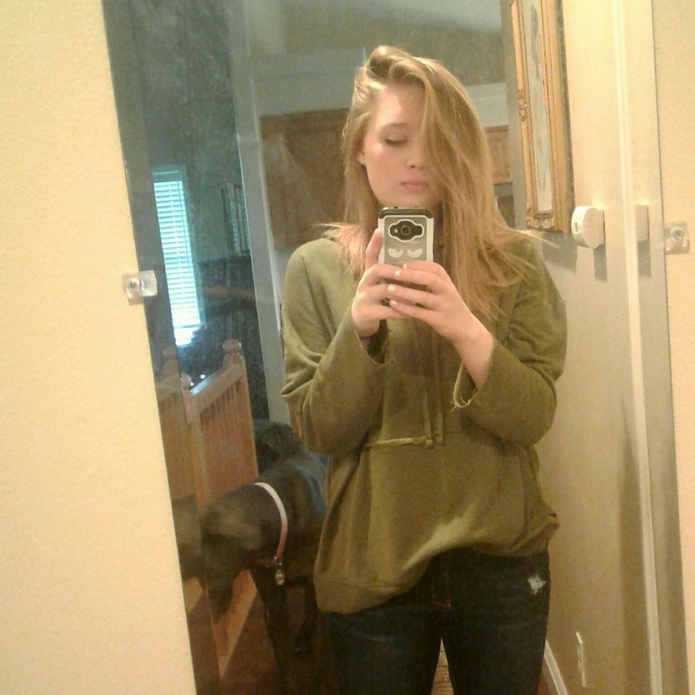 Meet your Posher, Laura