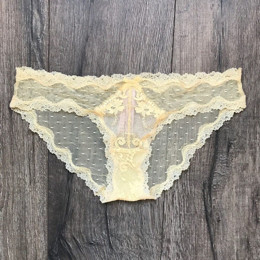 Victoria's Secret Dream Angels Lace & Dot Panty