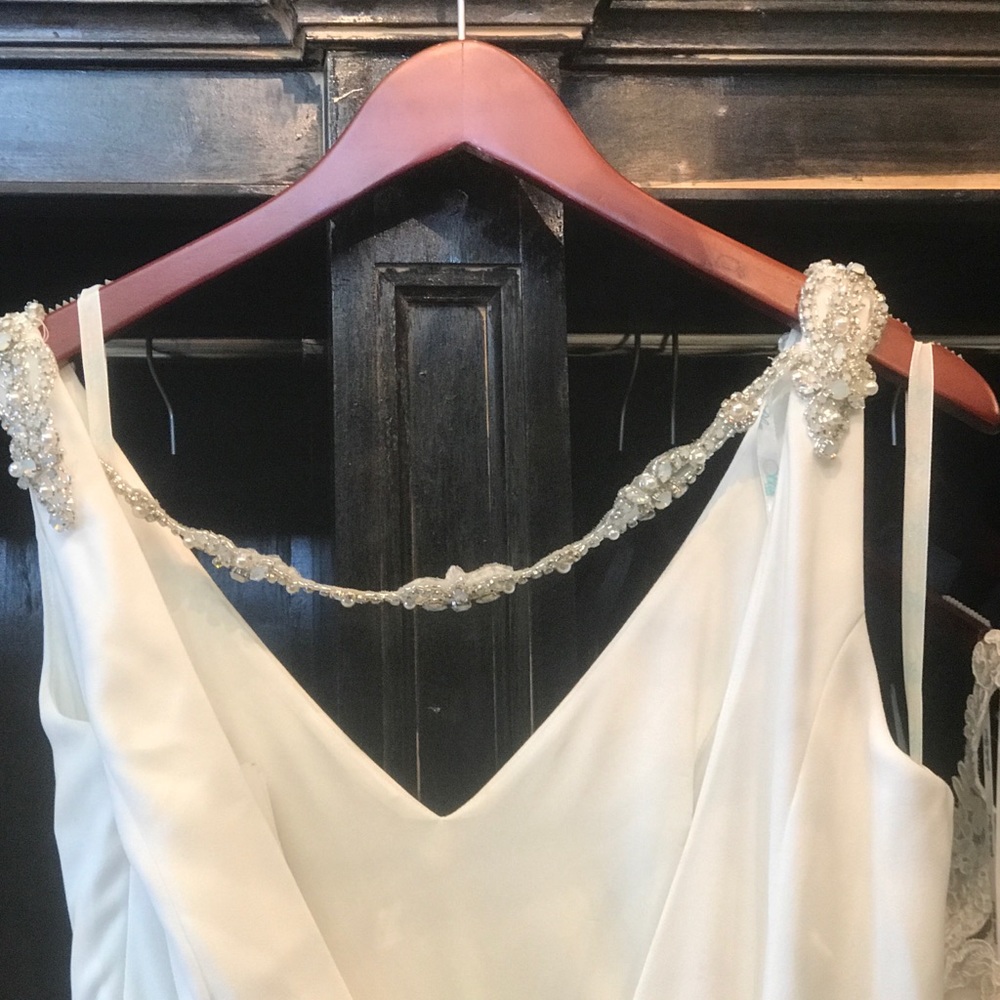 Enzoani Janine gown - Picture 7 of 8