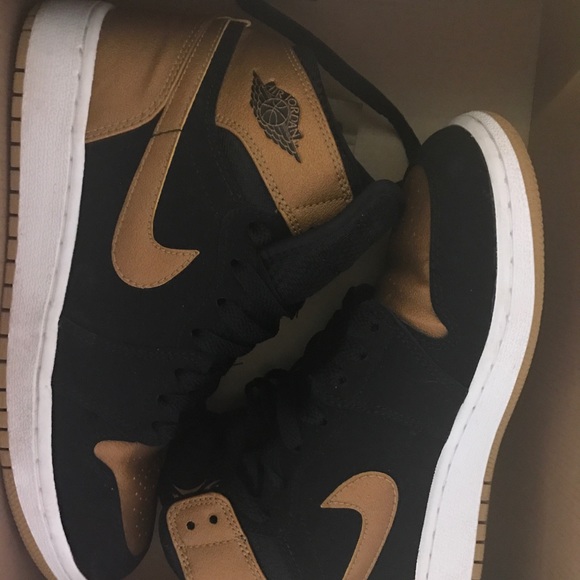 Air Jordan Shoes - Jordan Melo 1's brand new worn once size 5 boys