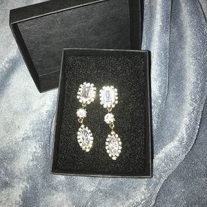 Beautiful earrings!! Silver and gold!!