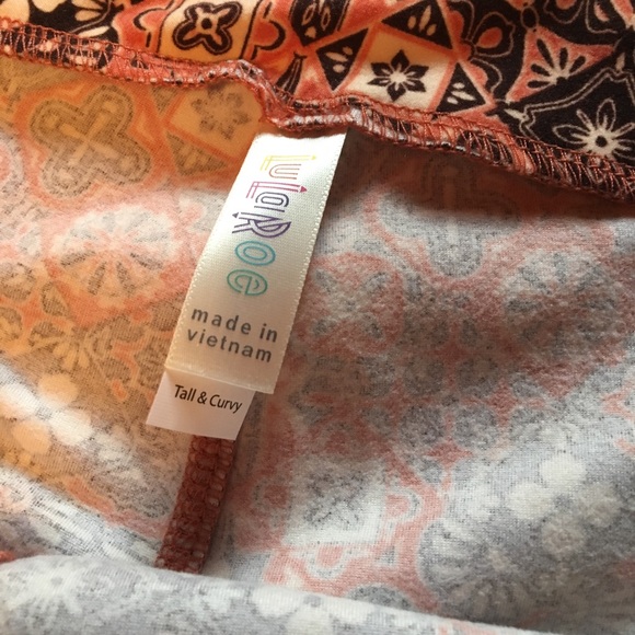 LulaRoe T&C leggings - Picture 2 of 3