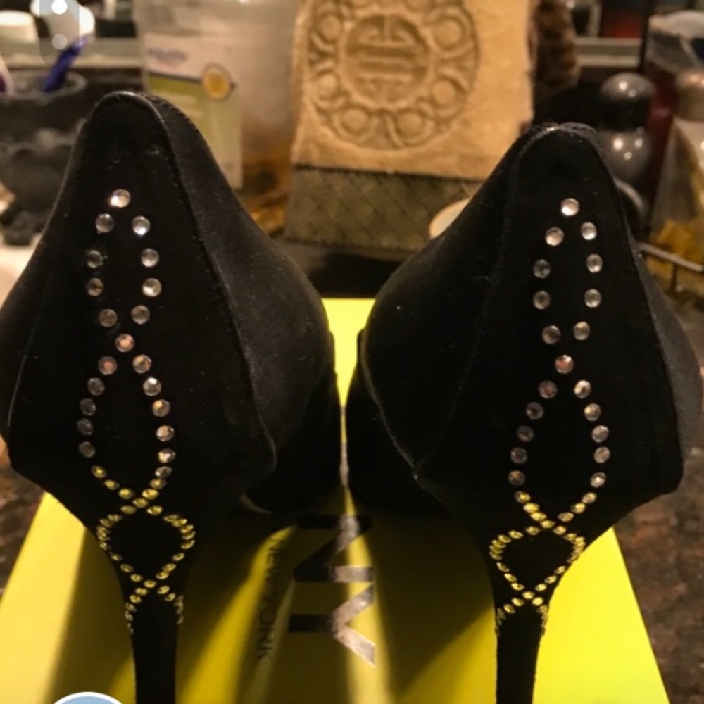Used DKNY black Satin heels size 8.5 wore once