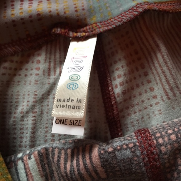 LulaRoe OS leggings - Picture 2 of 3