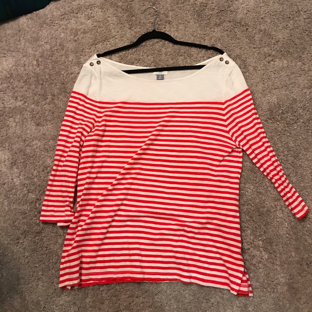 Old Navy Quarter sleeve shirt