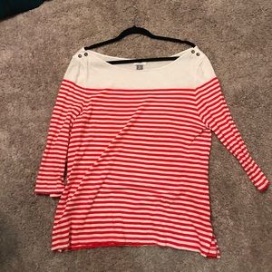 Old Navy Quarter sleeve shirt