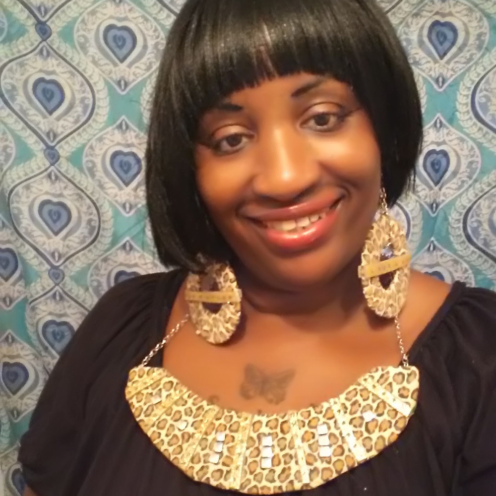 Leopard print bib and necklace set