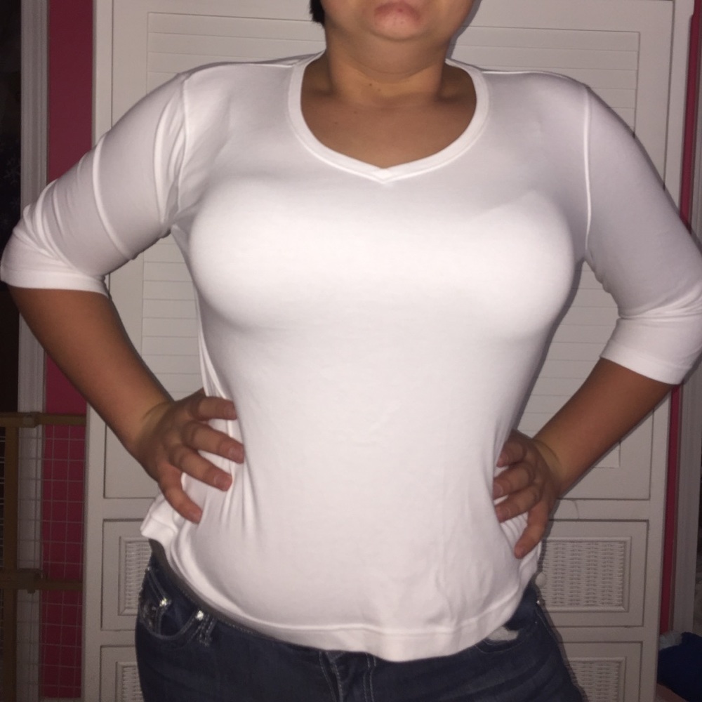 White v neck 3/4 sleeve shirt