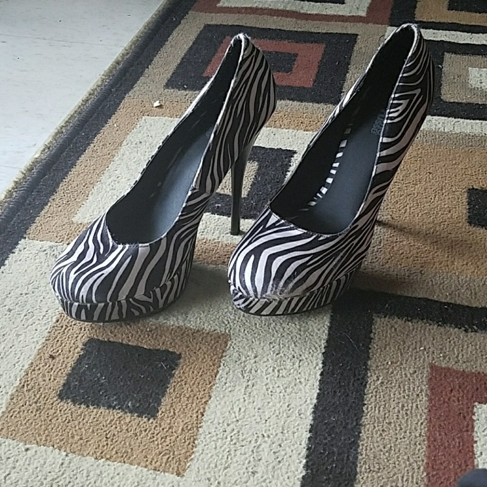 High Heels - Picture 4 of 4