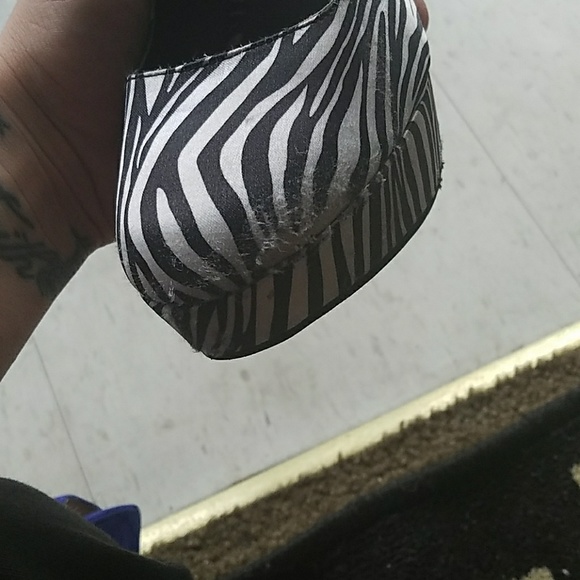 High Heels - Picture 3 of 4