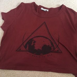 Cropped shirt. Size L