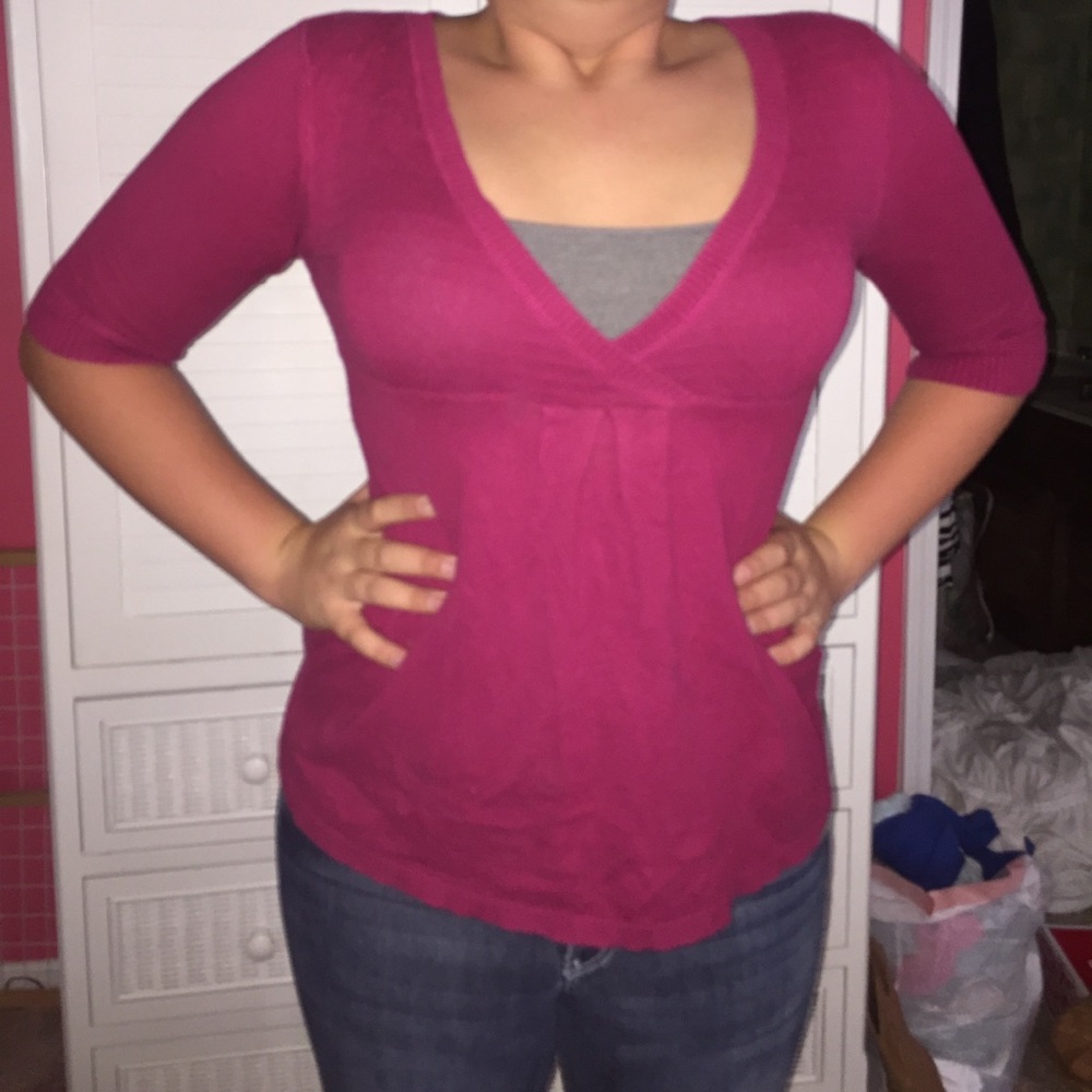 V neck 3/4 sleeve shirt