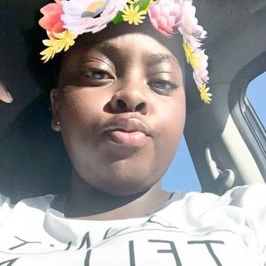 Meet your Posher, Malika