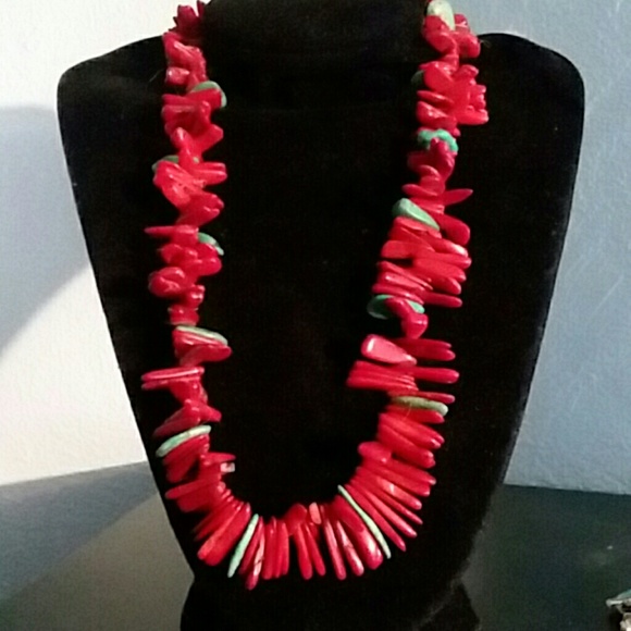 Jewelry - Red coral and turquoise chip necklace