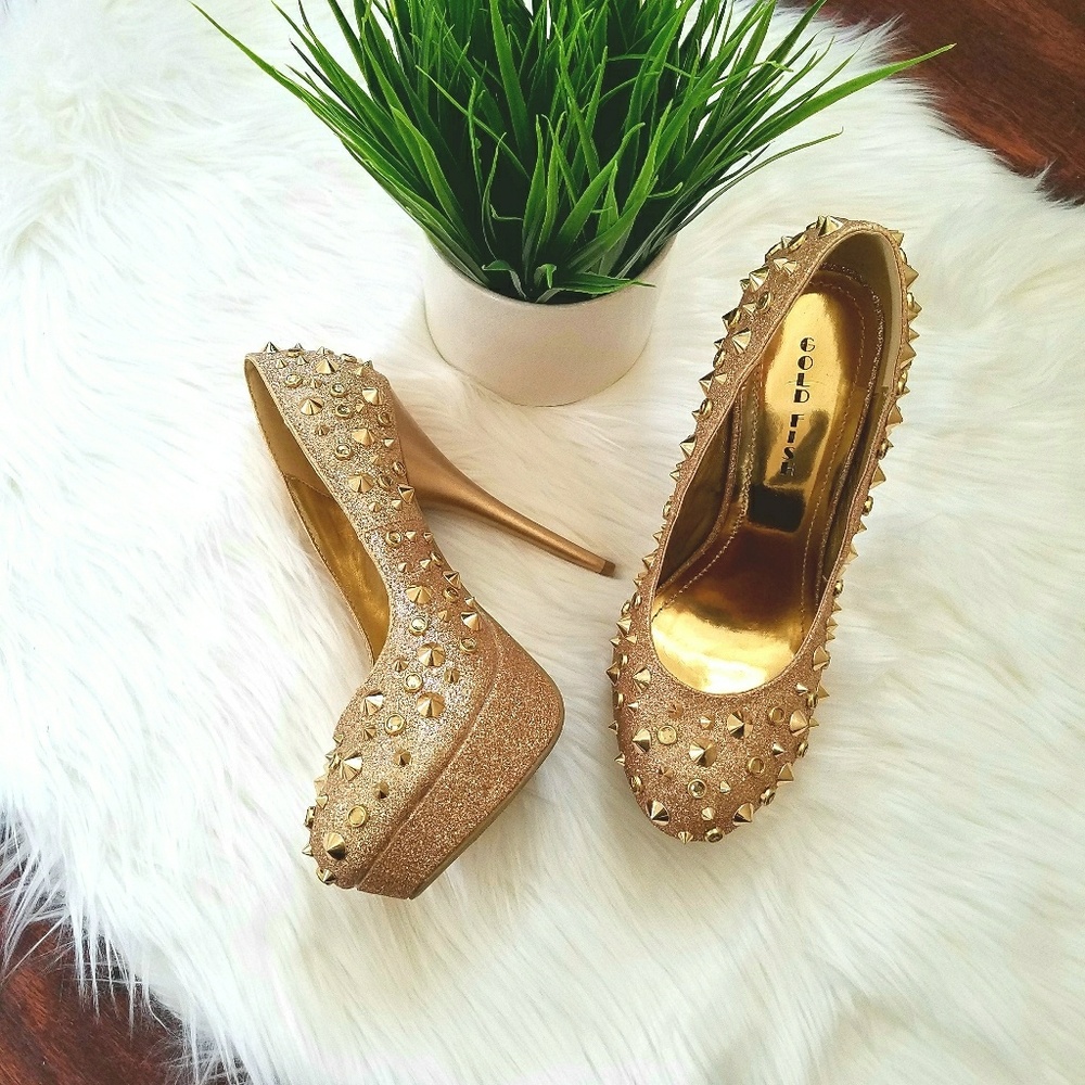 NWOT Gold Glitter Studded Heels