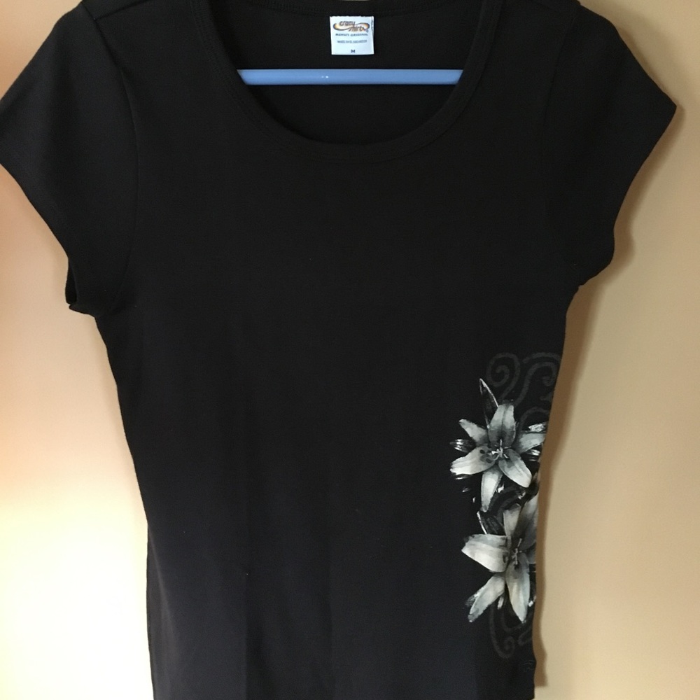 Black round neck pullover