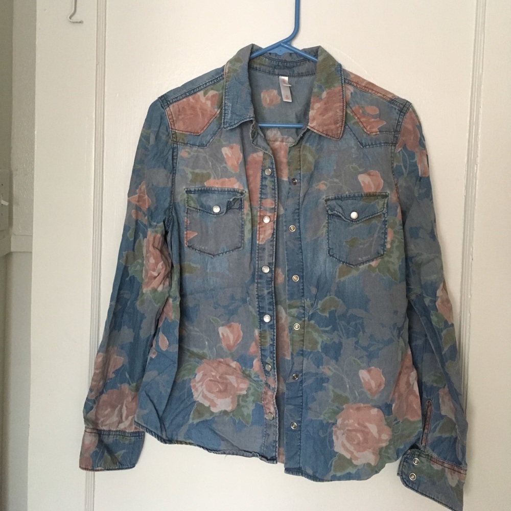 Last call /Floral denim snap up top