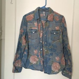 Last call /Floral denim snap up top