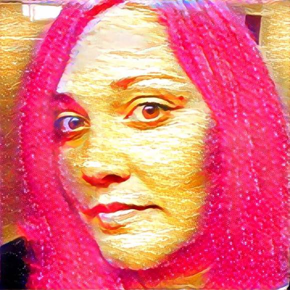 Meet your Posher, Kristen - Picture 2 of 2