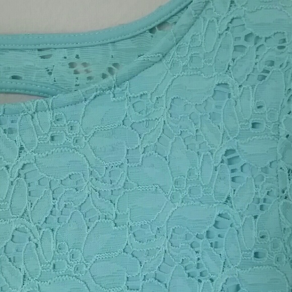 Mint green laced dress - Picture 4 of 4