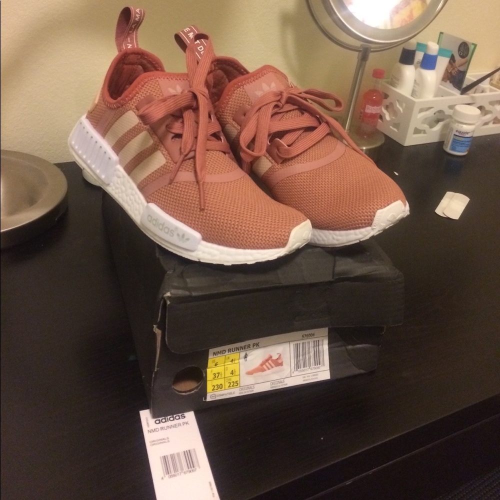 Adidas NMD R1 pink size 6