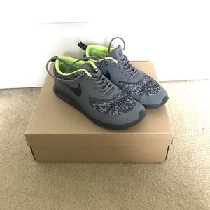 Nike air max Thea shoe