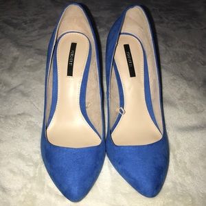 Worn once - bright blue pumps