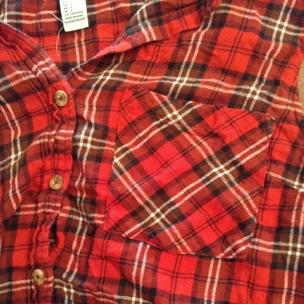 Cropped sleeveless flannel