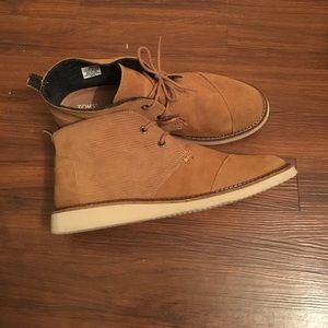Toms Chukka