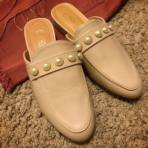 BRAND NEW Nude Pearl Slip-On Loafers