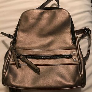 Backpack bronze kinda color