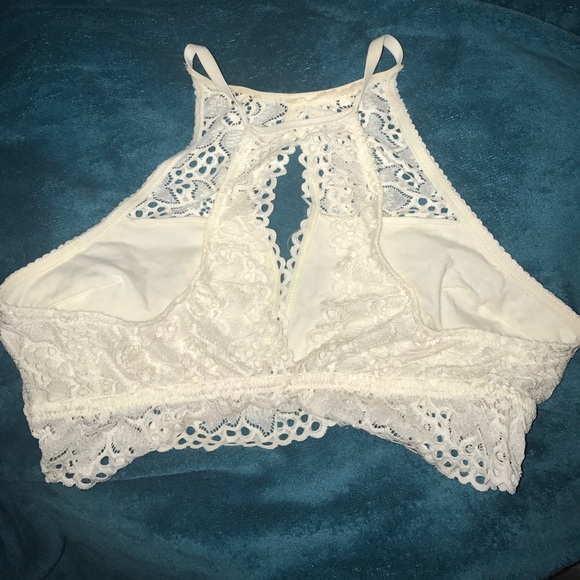 Lace Key Hole Bralette - Picture 2 of 3