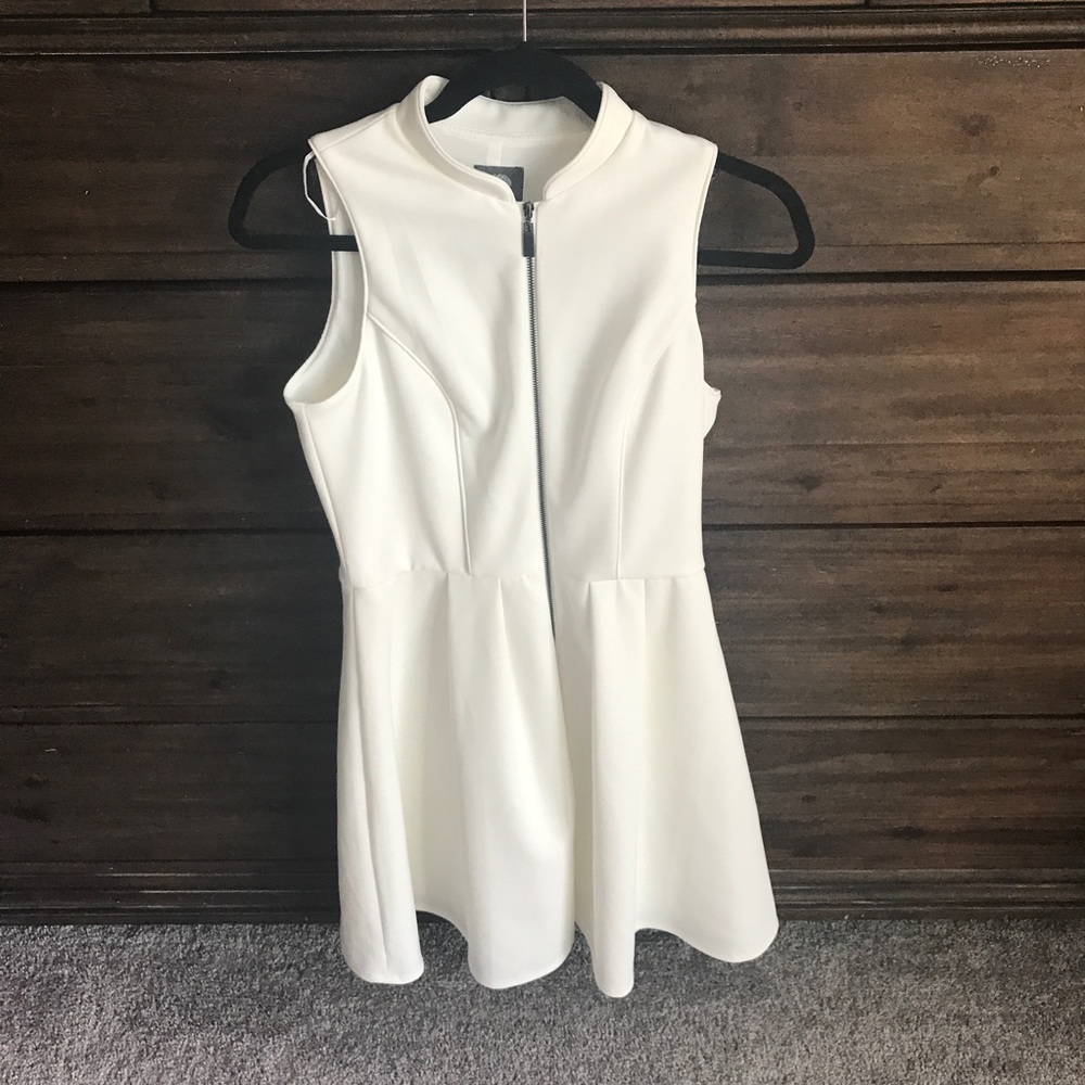Vince Camuto creme dress double lined throughout