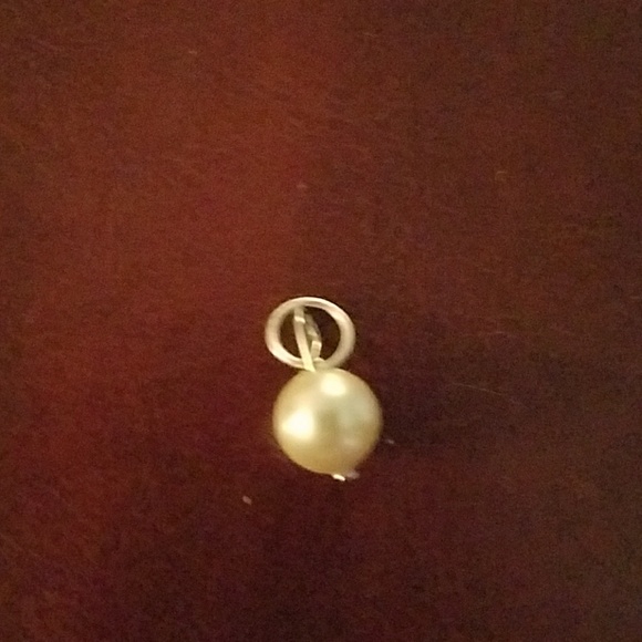 Pearl - Picture 2 of 2