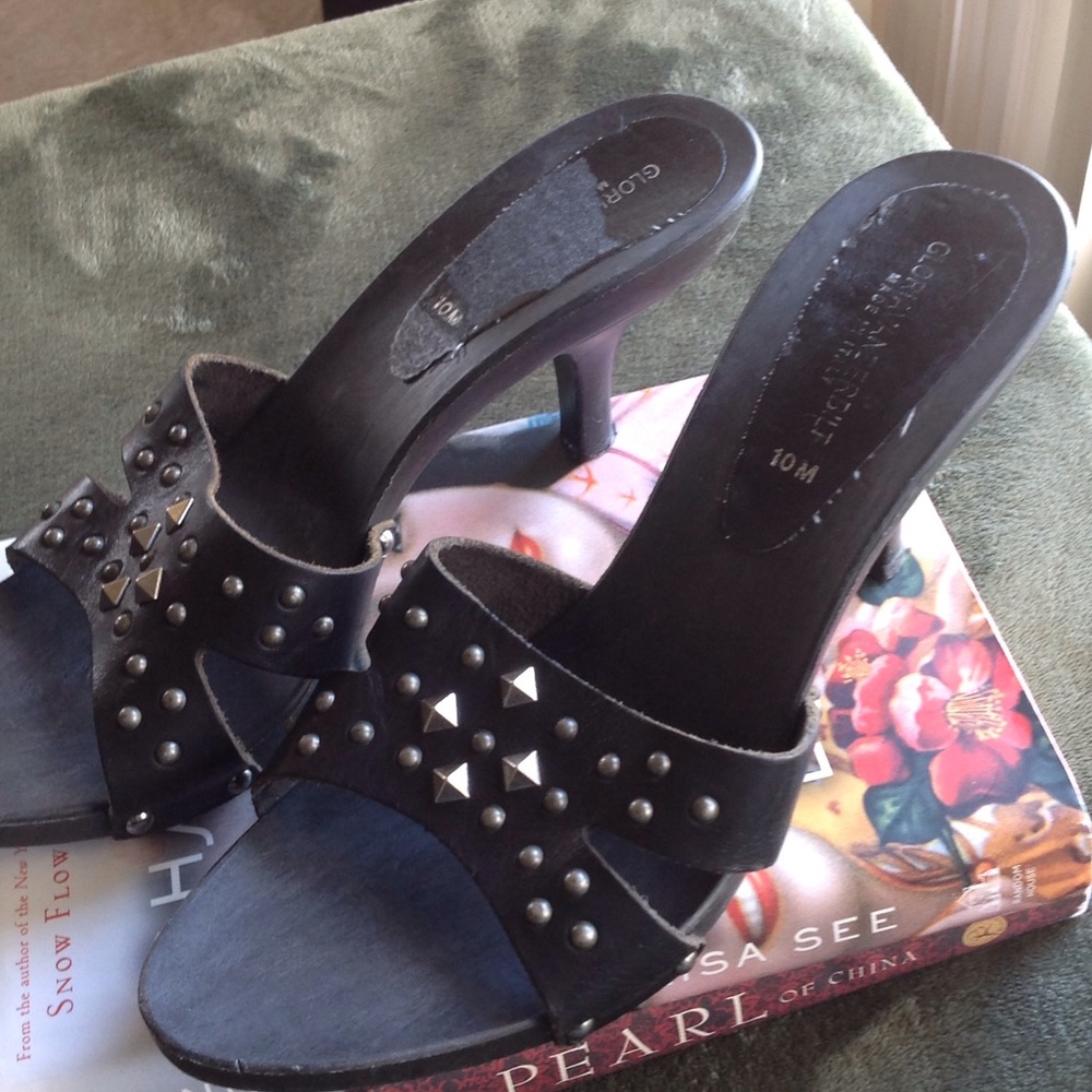 Gloria Vanderbilt leather studded slip on heels