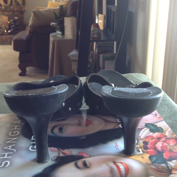 Gloria Vanderbilt leather studded slip on heels - Picture 2 of 5