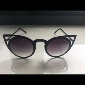 NWOT Quay Australia Black "Invader" Sunglasses
