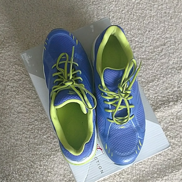 Women's running shoes - Picture 2 of 3