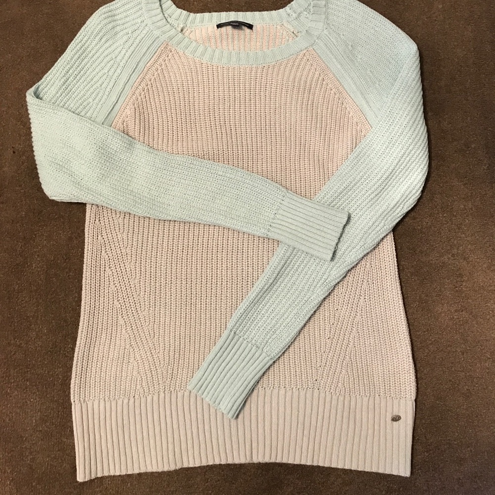 American Eagle two toned shaker sweater.