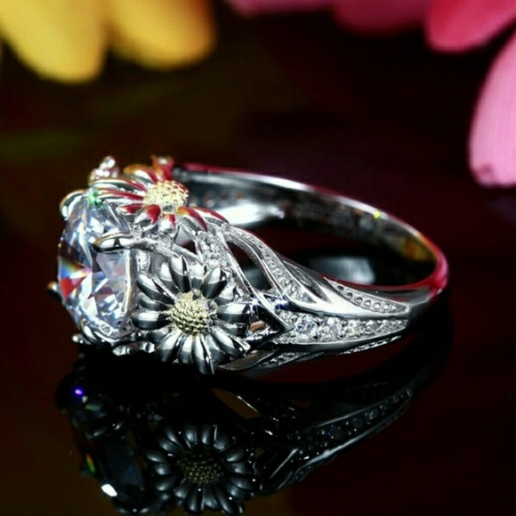 Two-Toned 925 Sterling Silver Yellow Daisy Ring - Picture 2 of 7