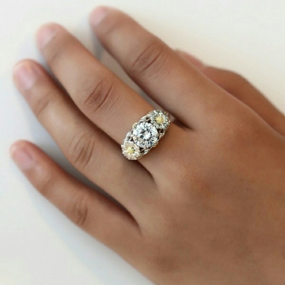 Two-Toned 925 Sterling Silver Yellow Daisy Ring - Picture 4 of 7