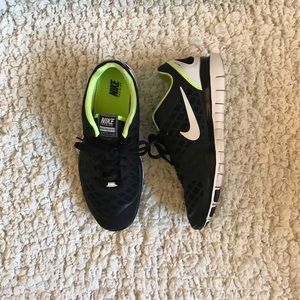 Black Nike training