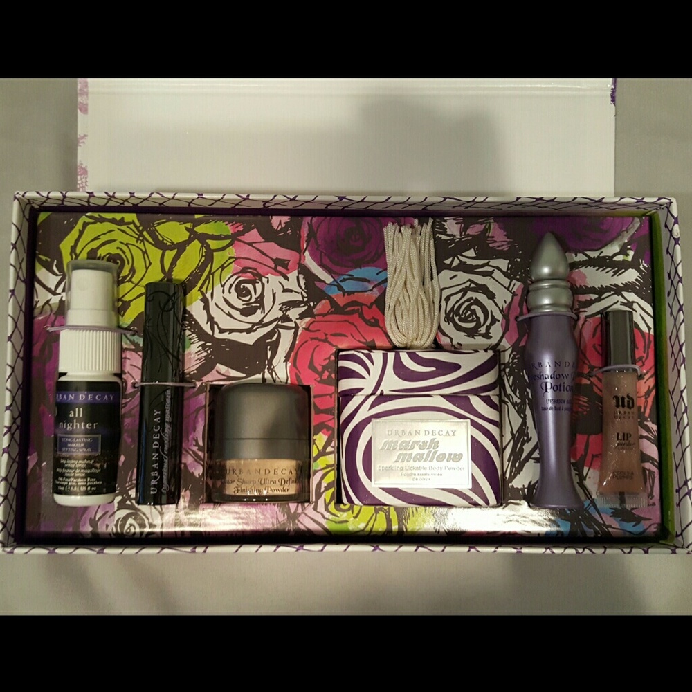 *NIB* Urban Decay Bride Set