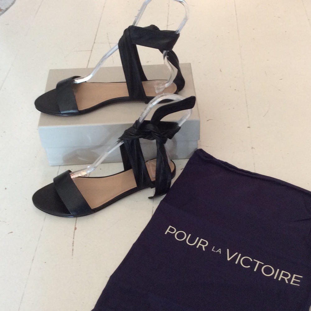 POUR LA VICTOIRE FLATS