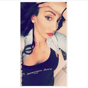 Meet your Posher, Gabriela