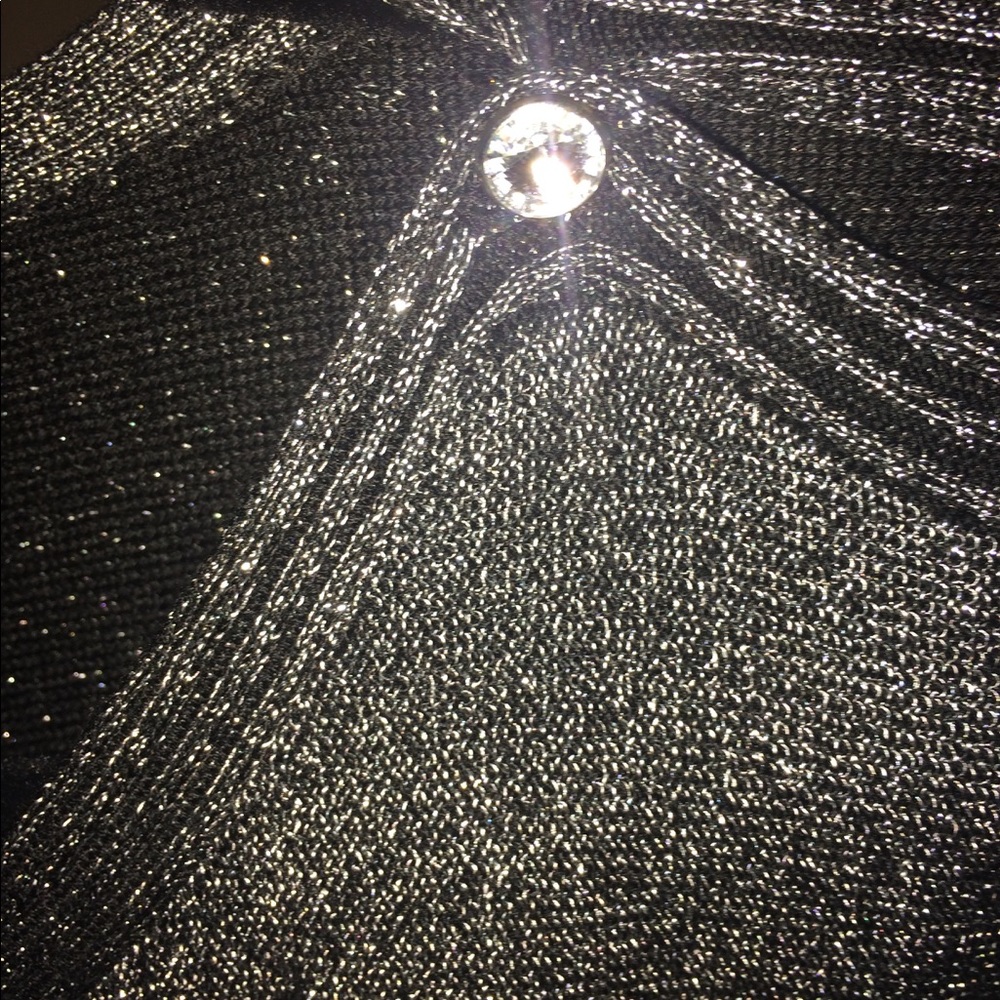 Sparkly Grey Flowy Top - Picture 4 of 4